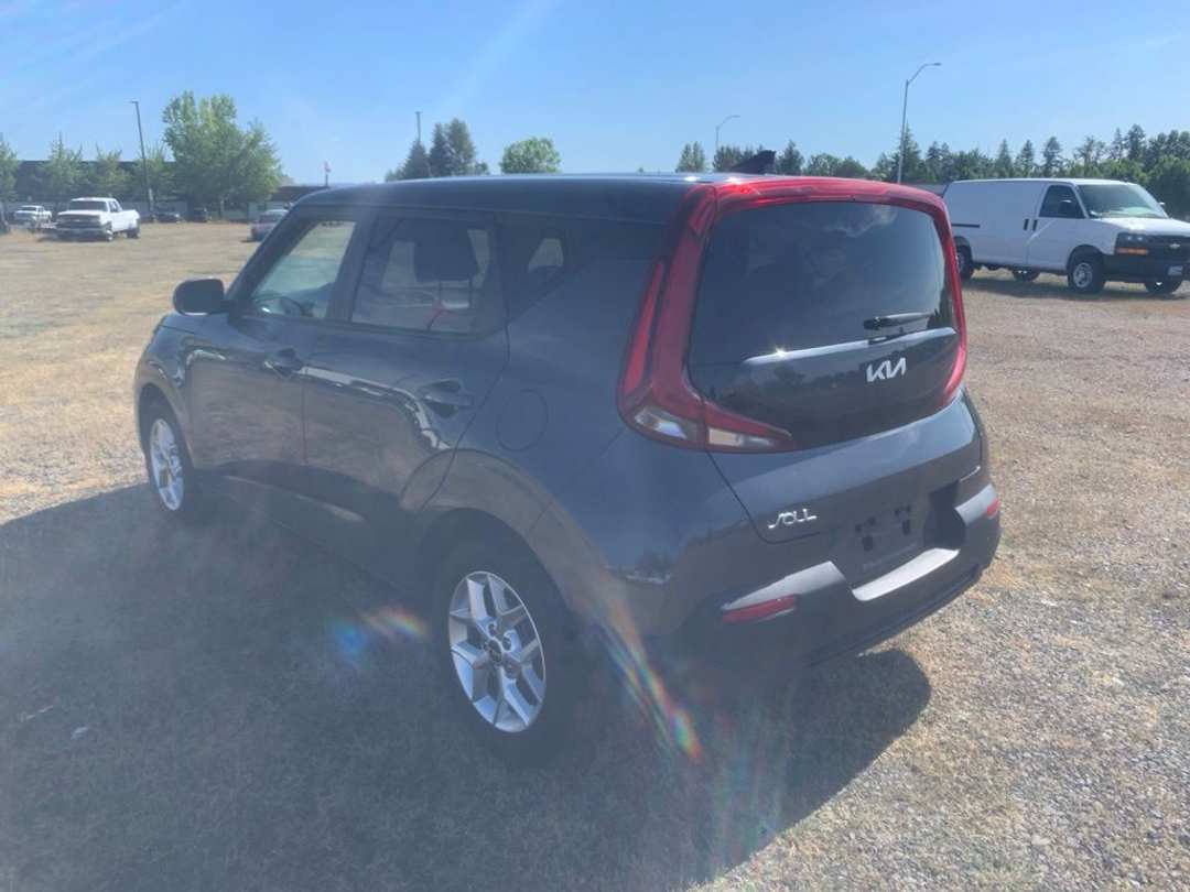 2022 Kia Soul LX - Image 2