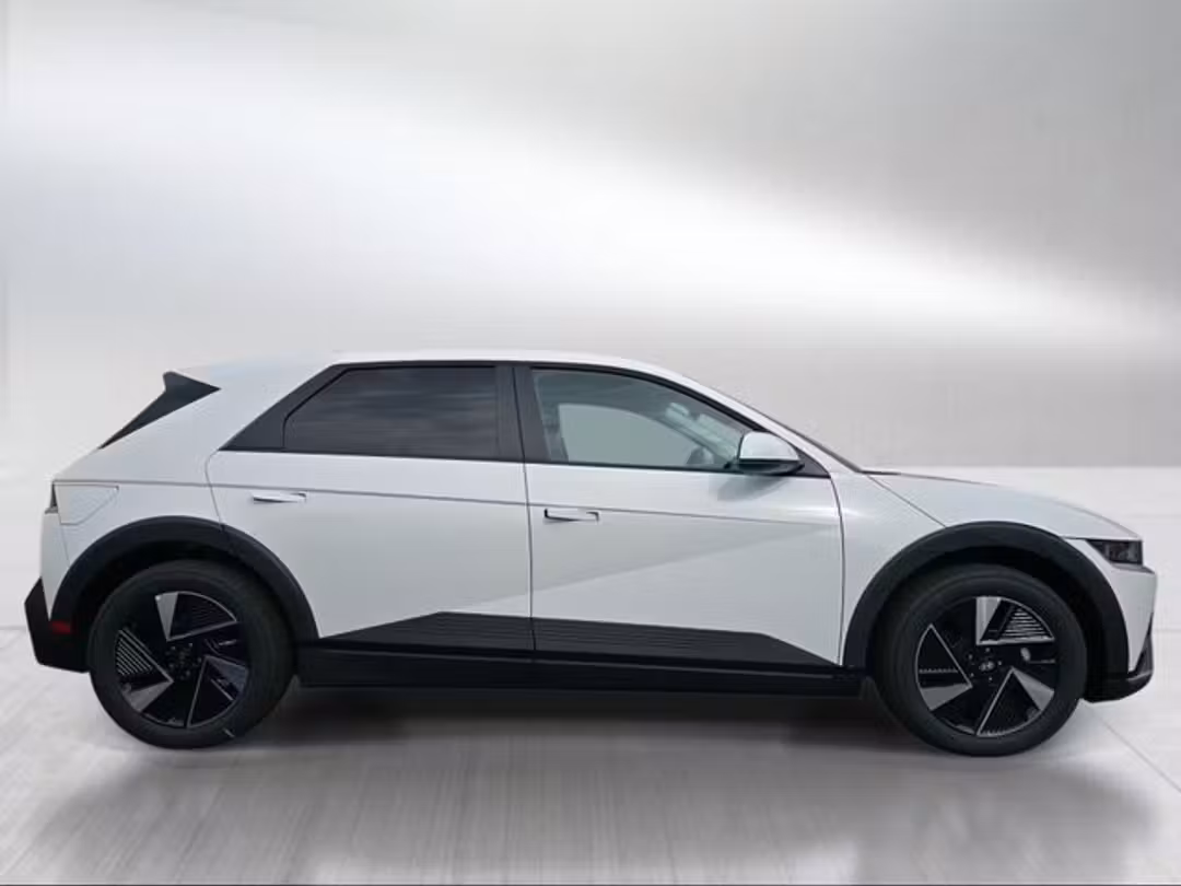 2026 Hyundai Ioniq 5 SE - Image 2