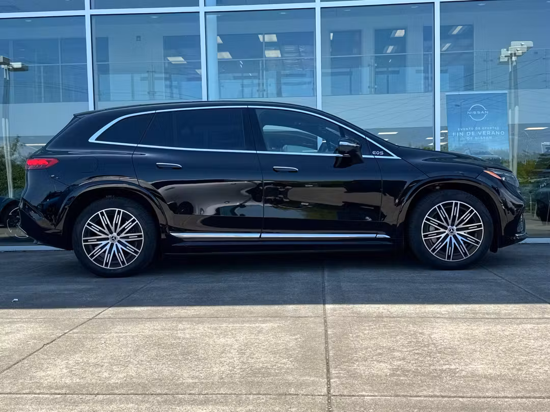 2023 Mercedes-Benz EQS 580 - Image 2