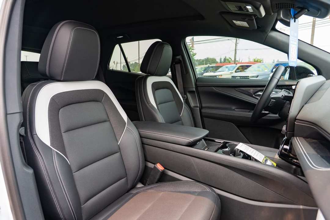 2025 Chevrolet Blazer EV LT - Photo 31