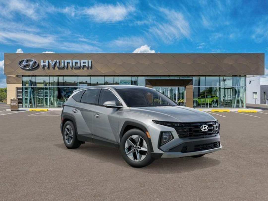 2026 Hyundai Tucson Hybrid SEL - Image 2