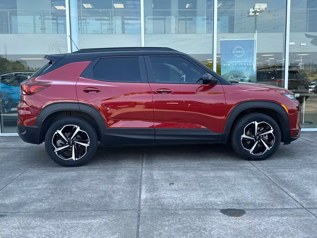 2021 Chevrolet Trailblazer RS - Image 2
