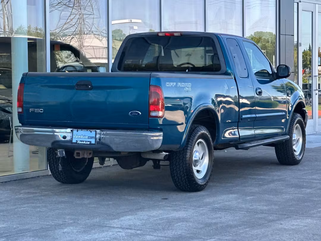 2001 Ford F-150 XLT - Image 3