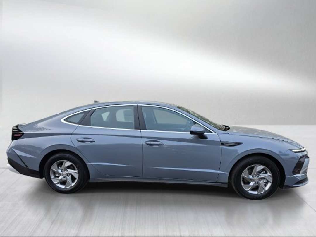 2026 Hyundai Sonata SE - Image 2