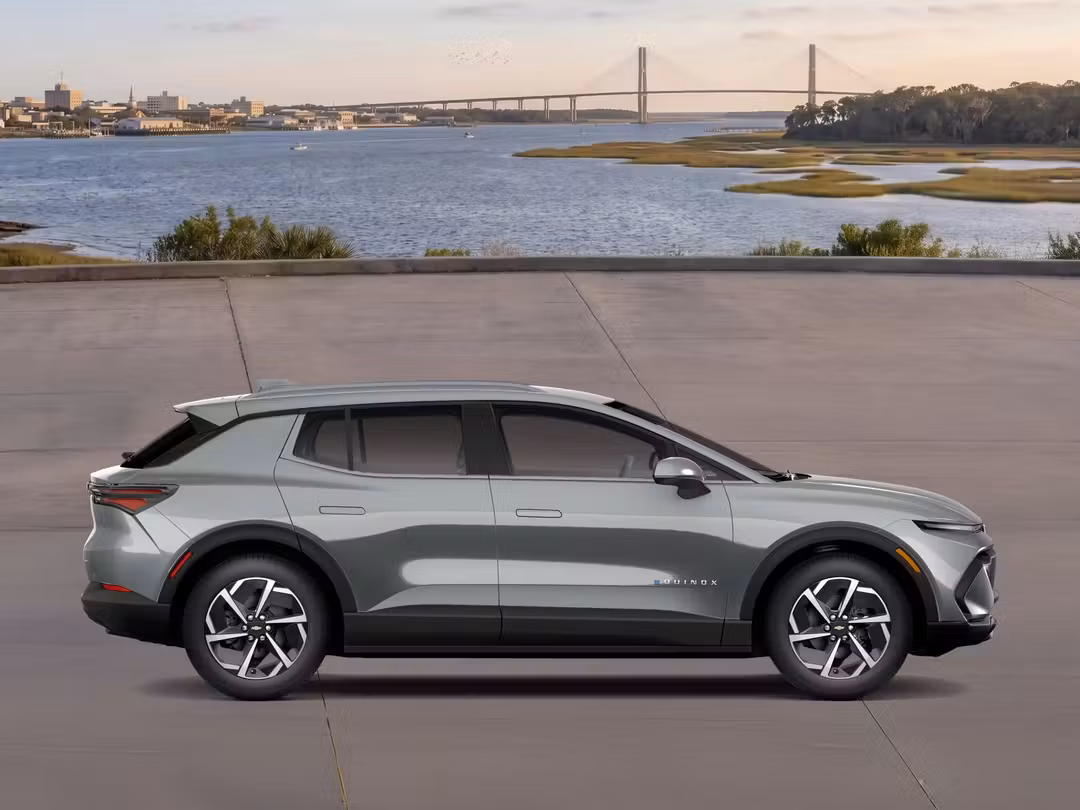 2026 Chevrolet Equinox Ev LT - Image 3