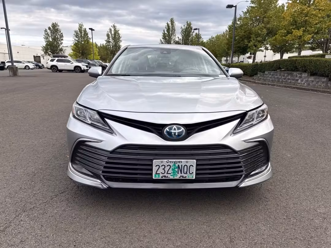 2022 Toyota Camry Hybrid LE - Image 2
