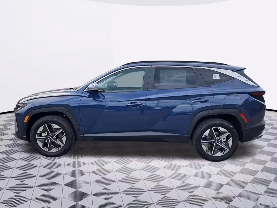 2026 Hyundai Tucson SEL Premium - Image 3