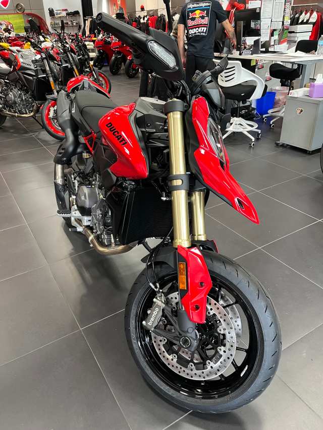 2026 Ducati Hypermotard V2