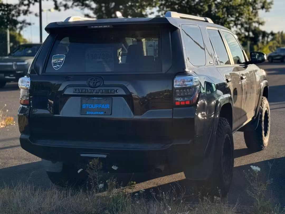 2018 Toyota 4Runner SR5 - Image 2