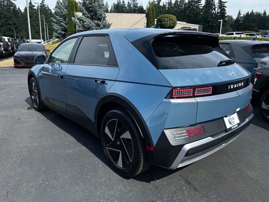 2026 Hyundai Ioniq 5 SE - Image 3