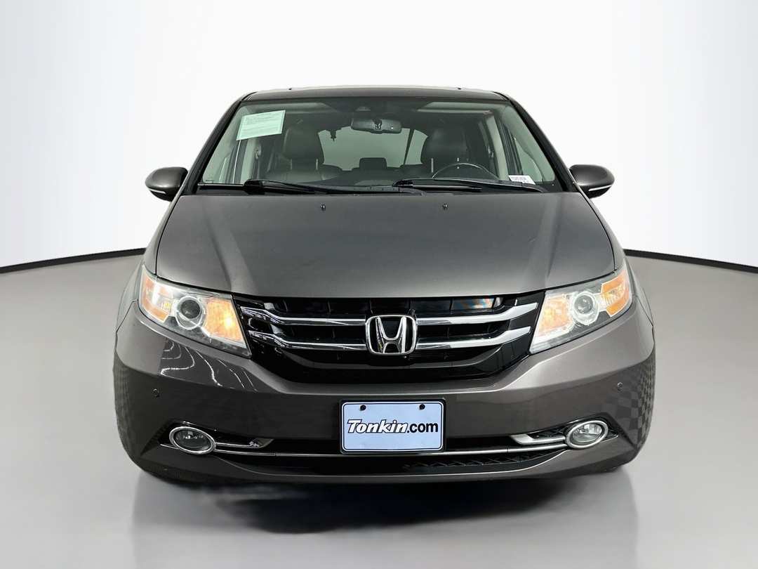 2015 Honda Odyssey Touring - Image 2