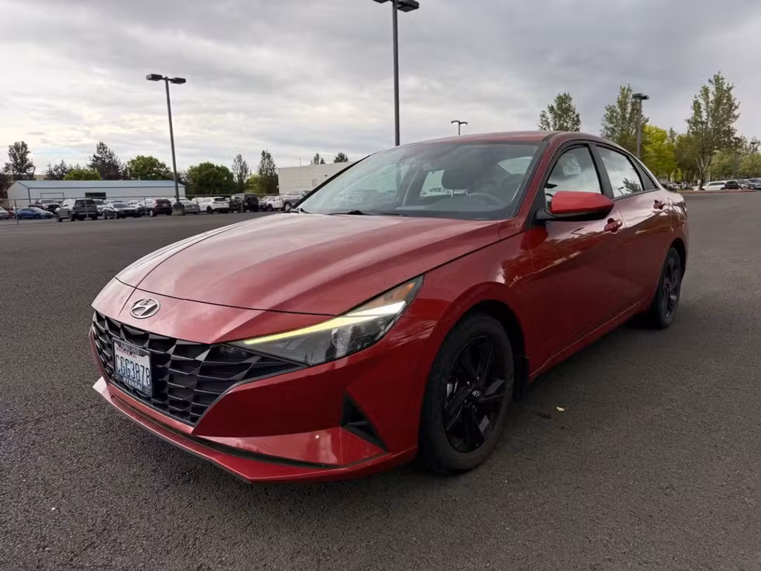 2023 Hyundai Elantra SEL - Image 3