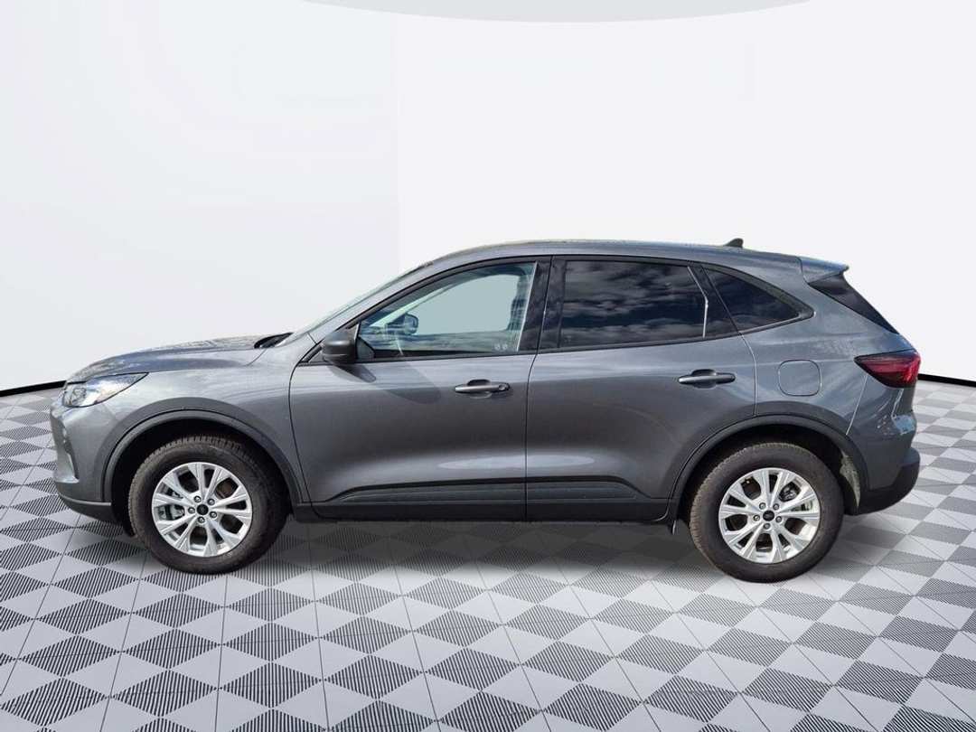 2025 Ford Escape Active - Image 3