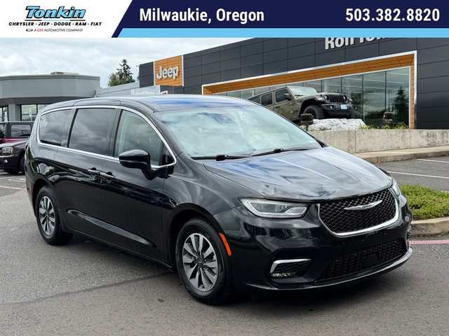 2023 Chrysler Pacifica Hybrid Touring L
