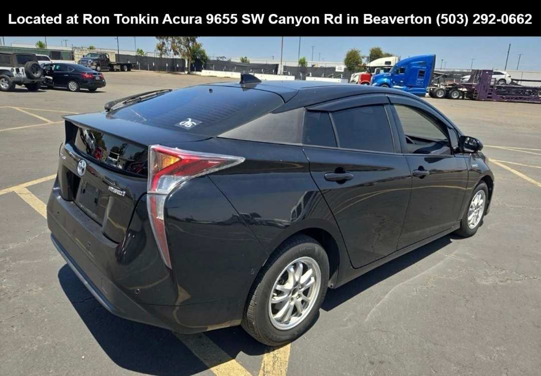 2016 Toyota Prius - Image 3