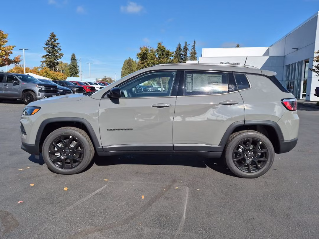 2026 Jeep Compass Latitude - Image 3