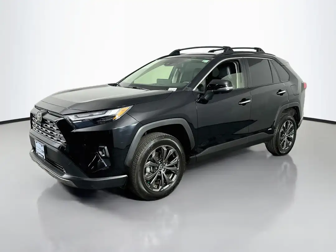 2025 Toyota Rav4 Hybrid Limited - Image 3