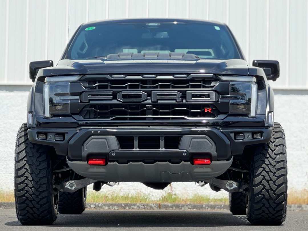 2025 Ford F-150 Raptor R - Image 2
