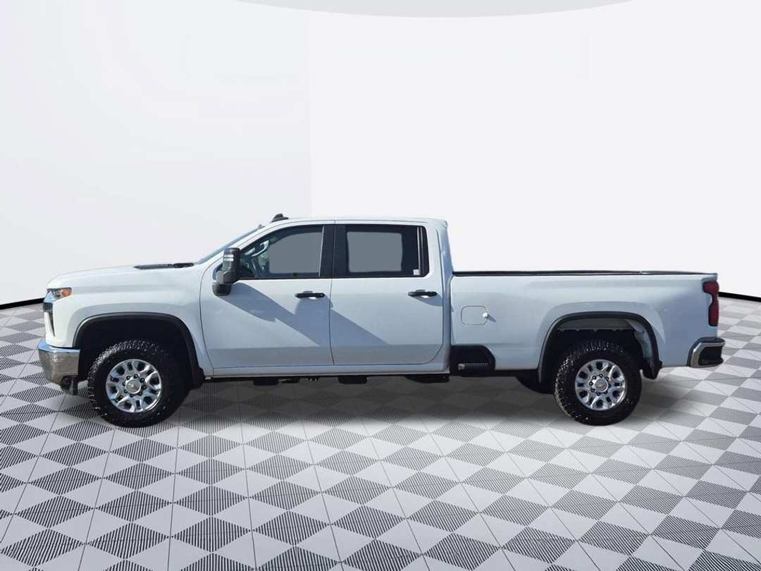 2022 Chevrolet Silverado 2500Hd LT - Image 3
