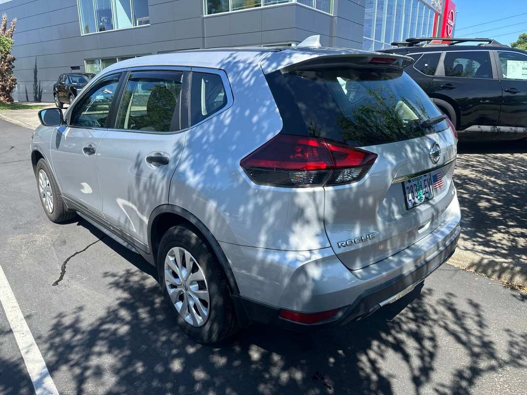 2018 Nissan Rogue S - Image 3