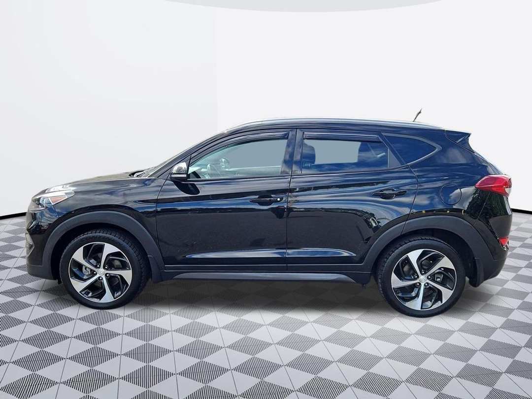 2016 Hyundai Tucson Sport - Image 3