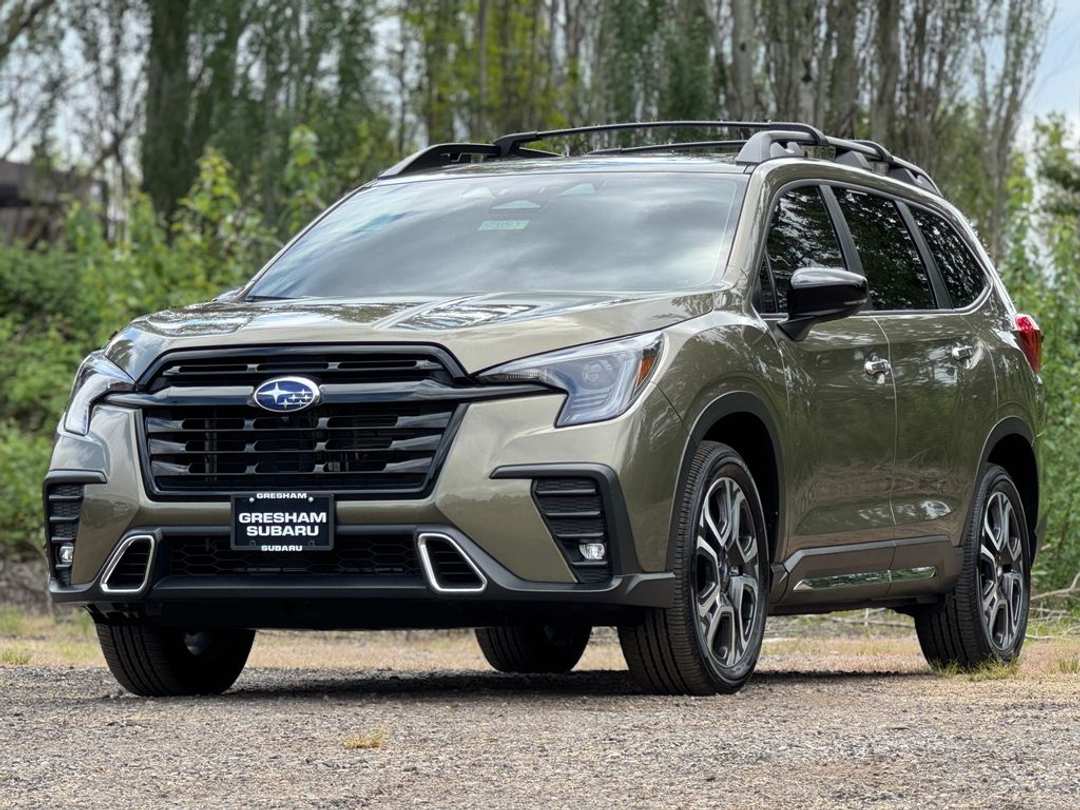 2025 Subaru Ascent Touring - Image 3