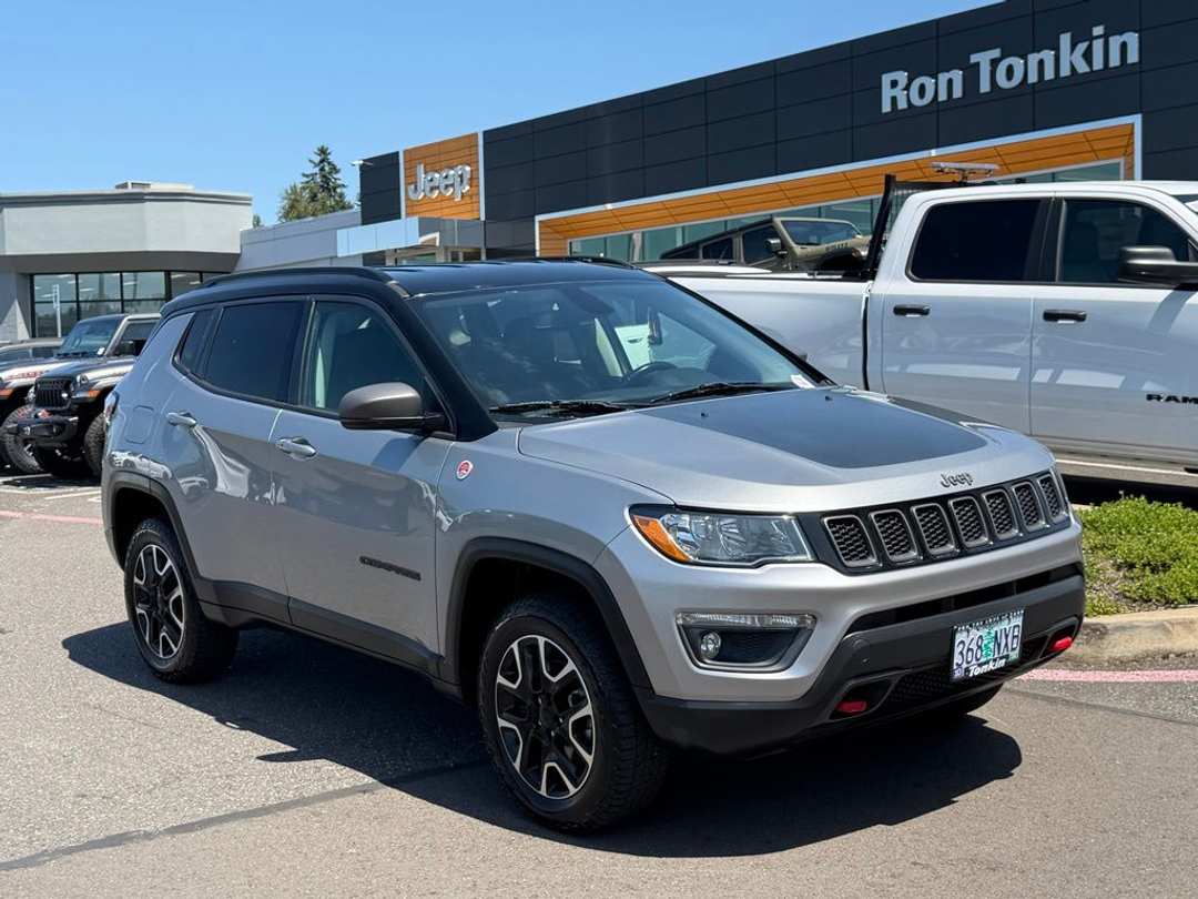2020 Jeep Compass Trailhawk - Image 2