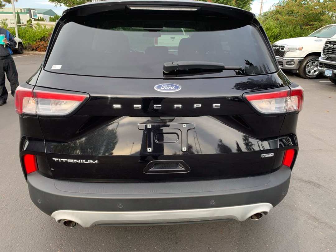 2021 Ford Escape Plug-In Hybrid Titanium - Image 3