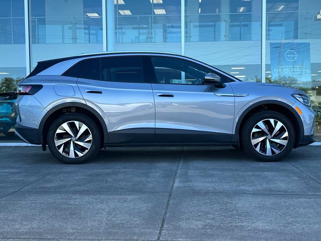 2023 Volkswagen Id.4 Pro - Image 2