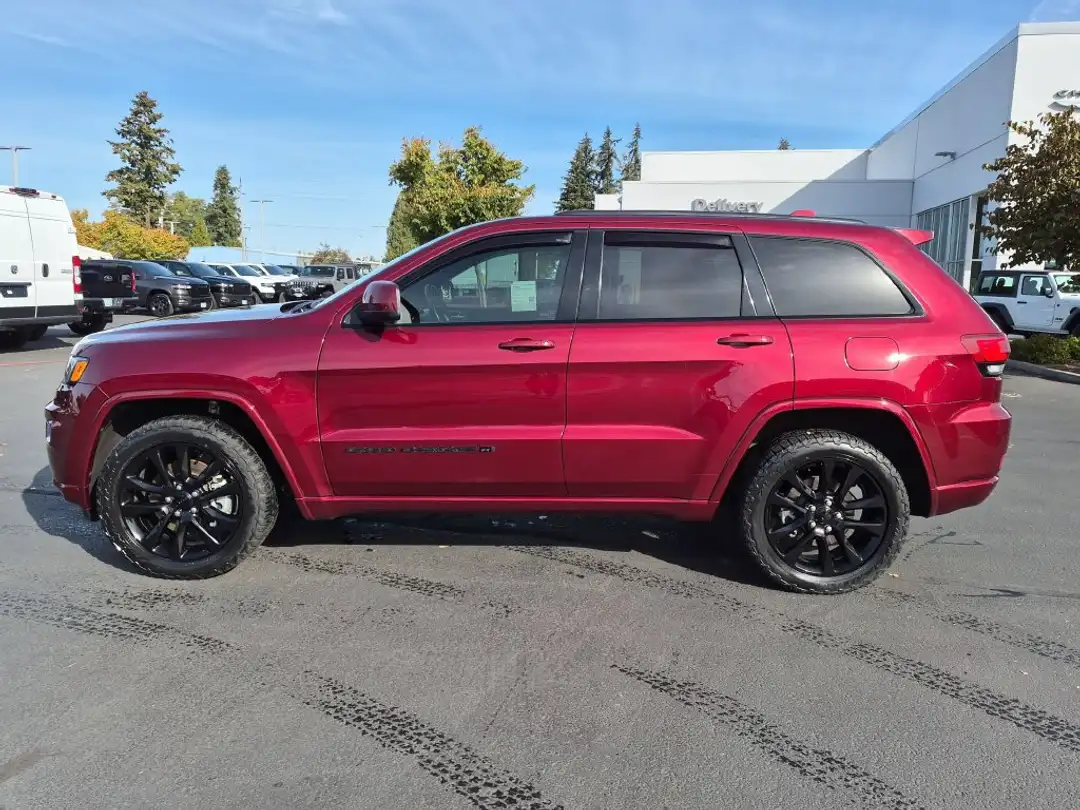 2022 Jeep Grand Cherokee Wk Laredo X - Image 3