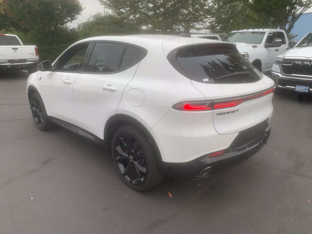 2024 Dodge Hornet R/T Plus - Image 2