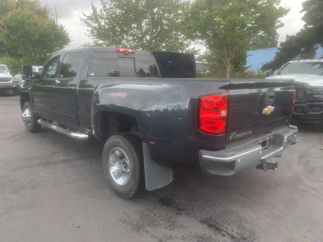 2017 Chevrolet Silverado 3500Hd LT - Image 2