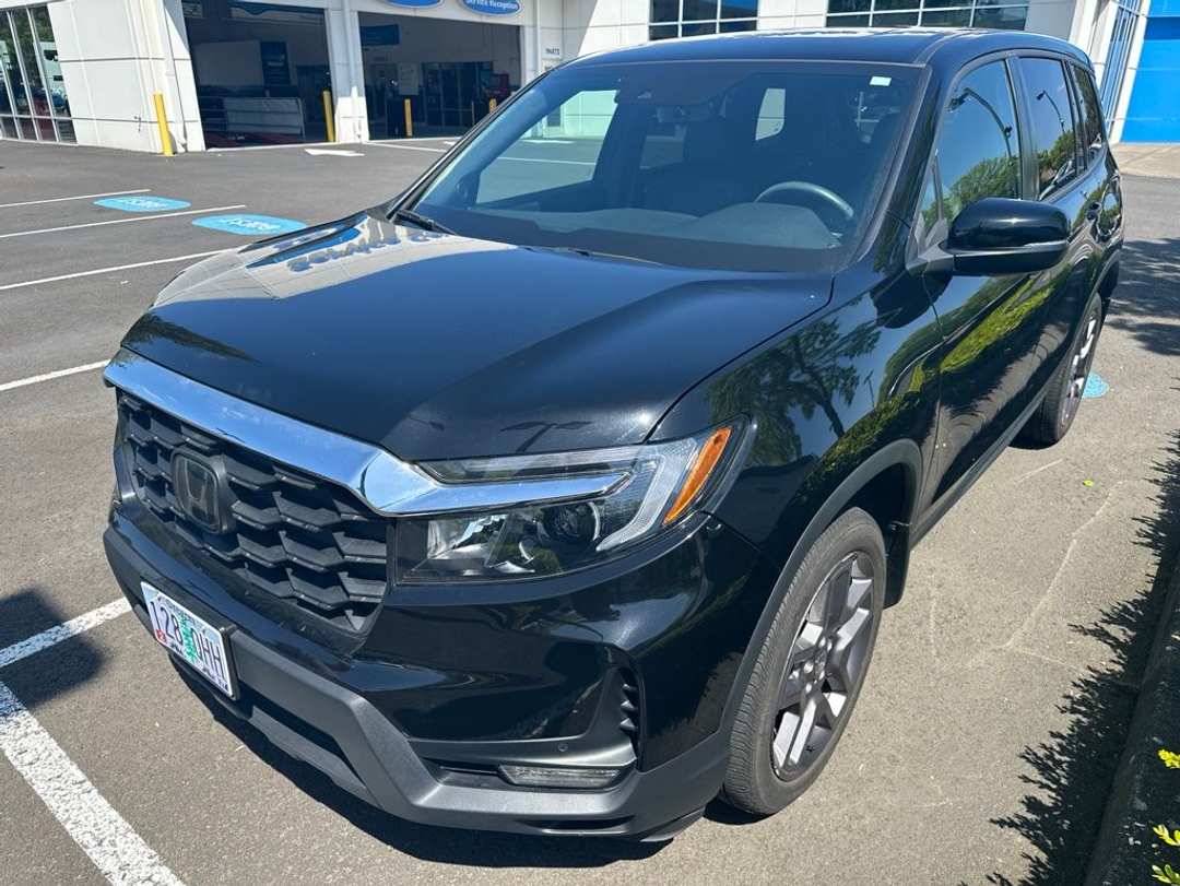 2023 Honda Passport EXL - Image 2