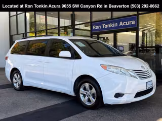 2017 Toyota Sienna LE