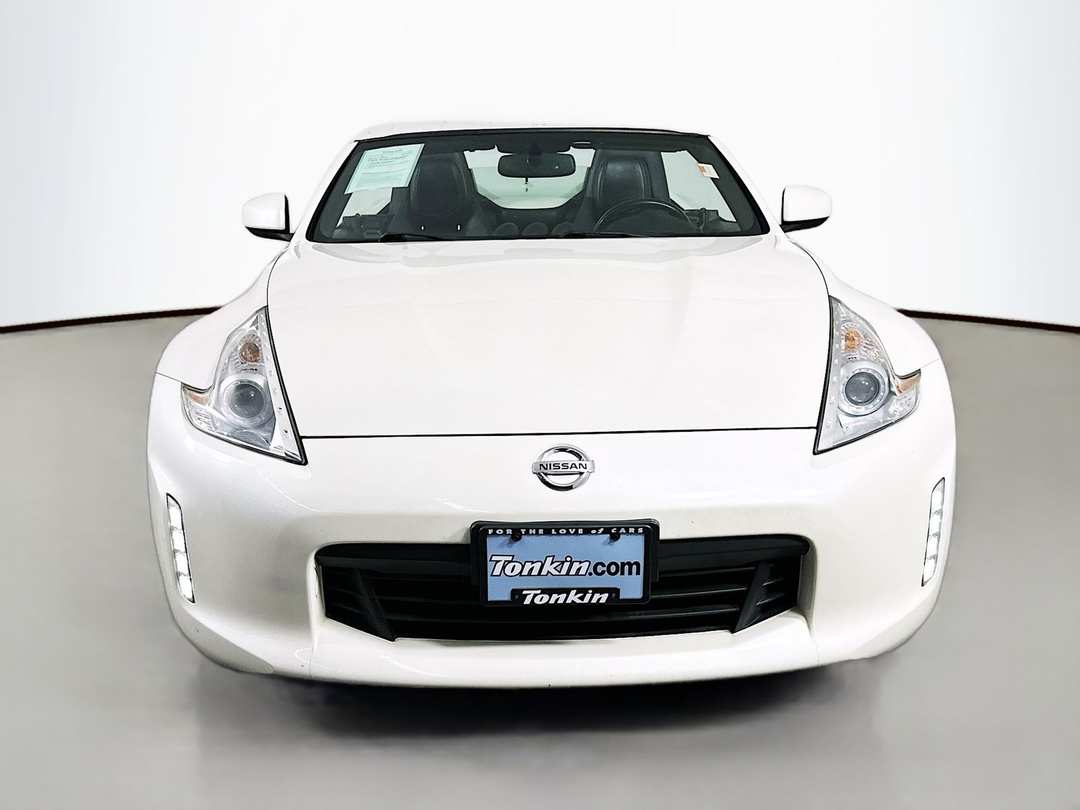2014 Nissan 370Z Touring - Image 3