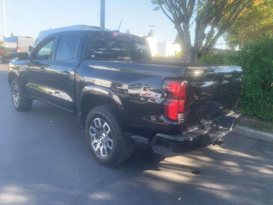 2024 Chevrolet Colorado Z71 - Image 2