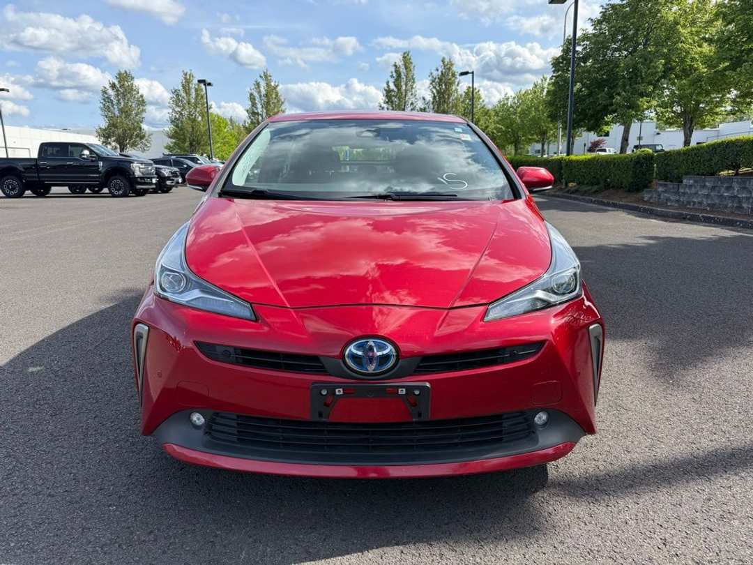 2022 Toyota Prius LE AWDe - Image 2
