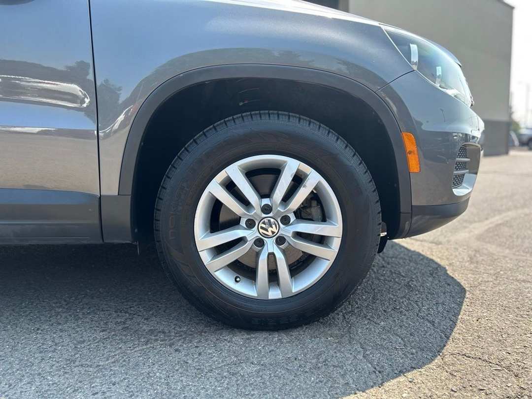 2014 Volkswagen Tiguan S - Image 2