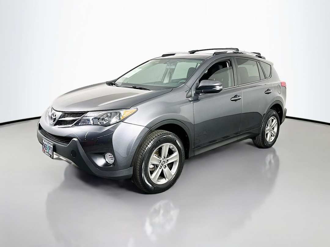 2015 Toyota Rav4 XLE - Image 3
