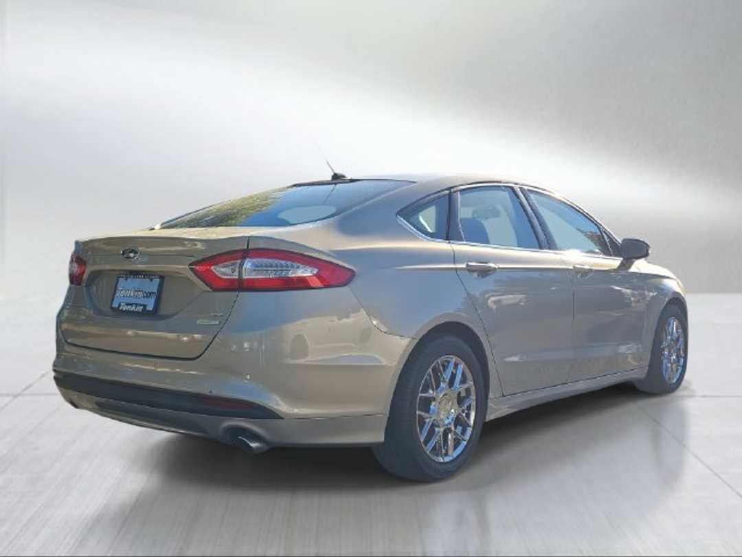 2015 Ford Fusion SE - Image 3