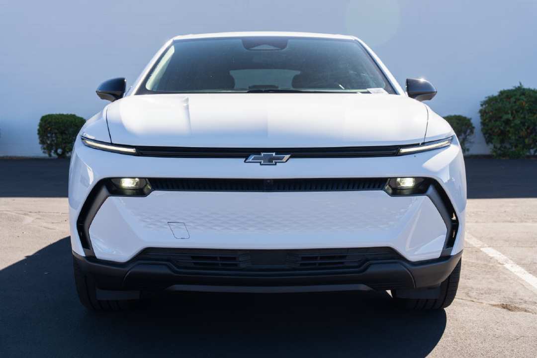 2026 Chevrolet Equinox Ev LT - Image 2