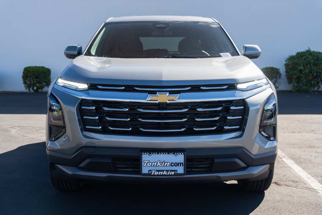 2027 Chevrolet Equinox LT - Image 2