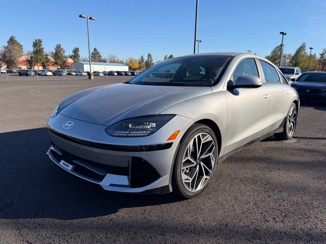 2025 Hyundai Ioniq 6 SEL - Image 3
