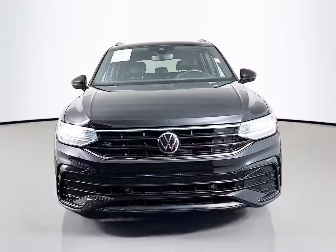 2022 Volkswagen Tiguan 2.0T SE RLine Black - Image 2