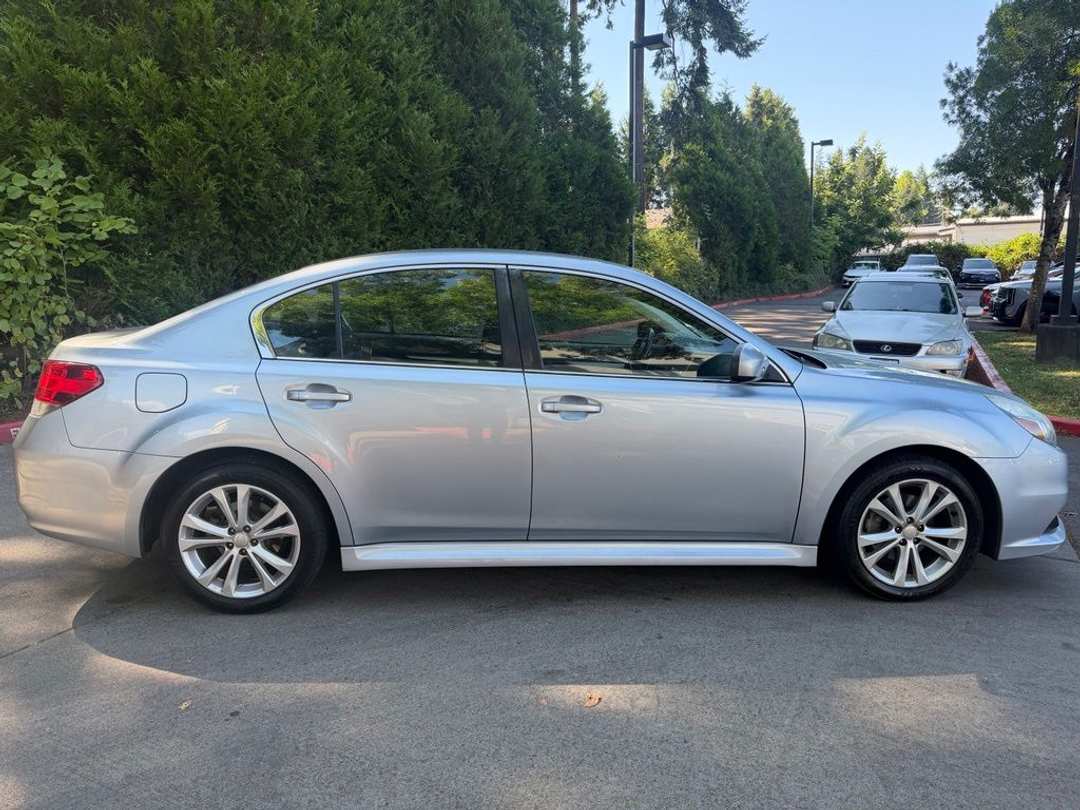 2013 Subaru Legacy 2.5i - Image 2