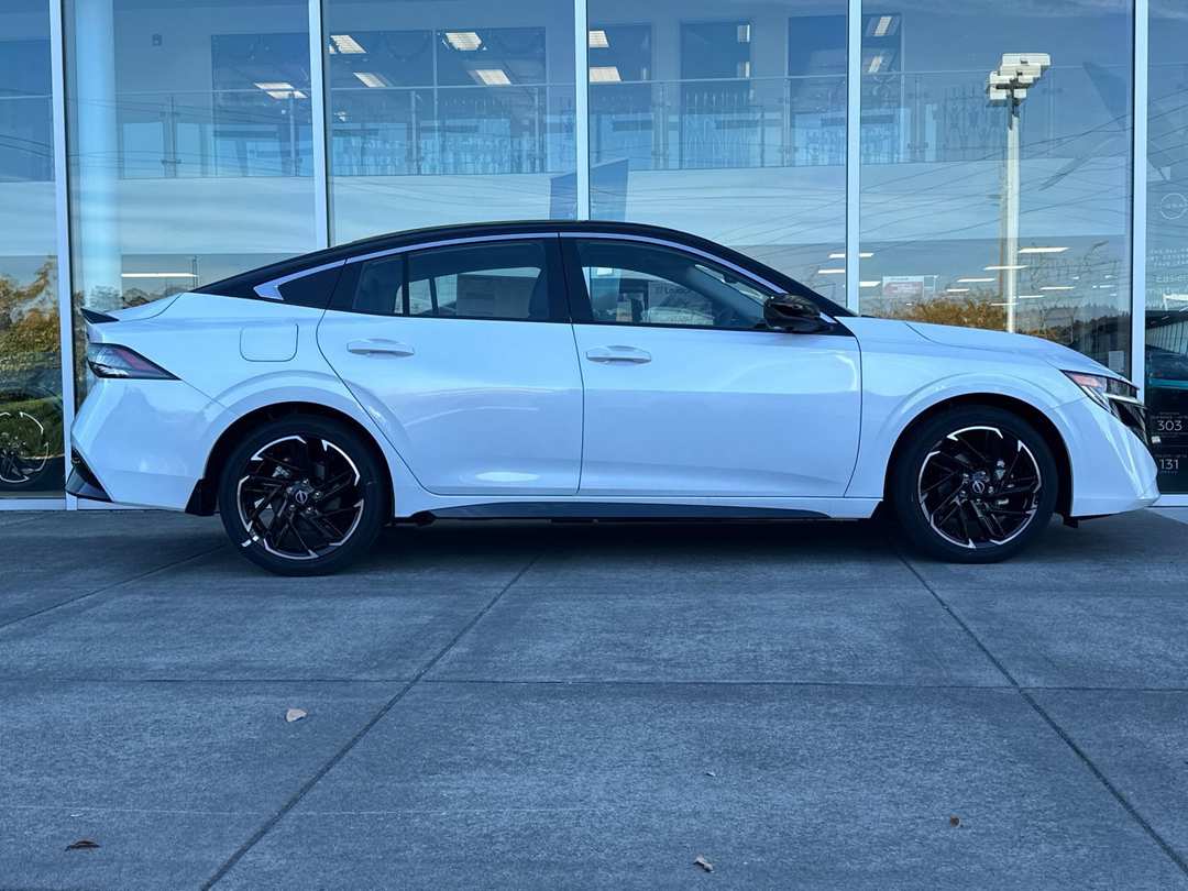 2026 Nissan Sentra SR - Image 3