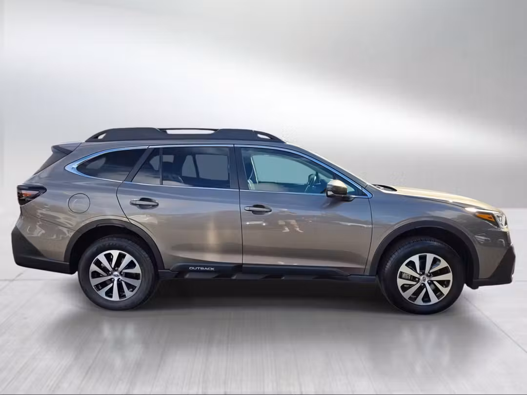 2022 Subaru Outback Premium - Image 2