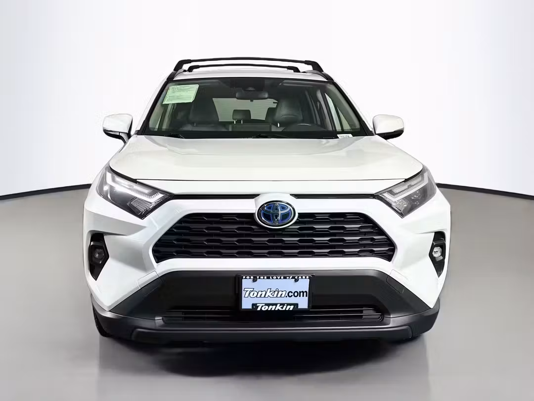 2022 Toyota Rav4 Hybrid XLE Premium - Image 2