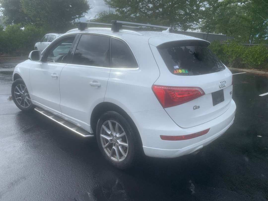 2011 Audi Q5 2.0T Premium - Image 2