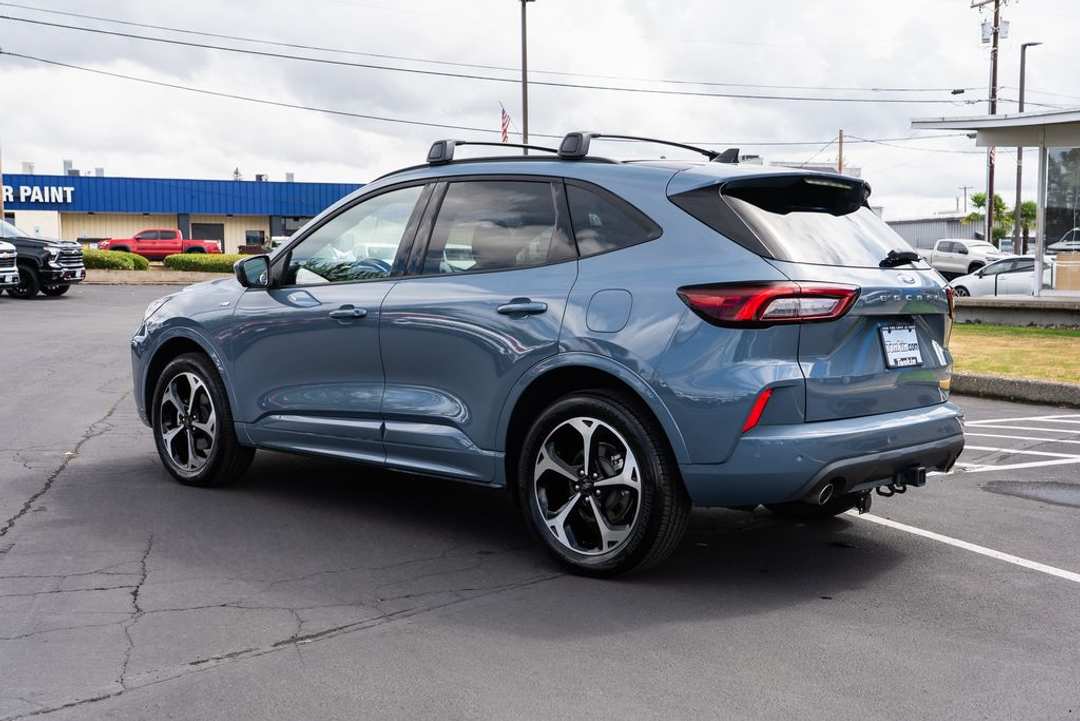 2024 Ford Escape STLine Select - Image 2
